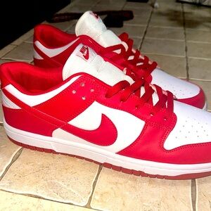 nike men’s low red/white dunks